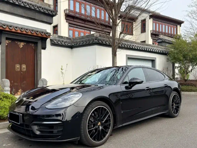 Porsche Panamera — Фото автомобиля 2