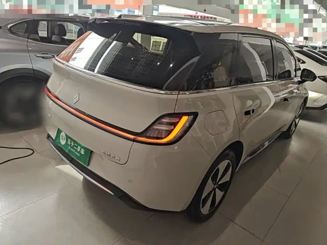 Baojun Cloud — Фото автомобиля 6