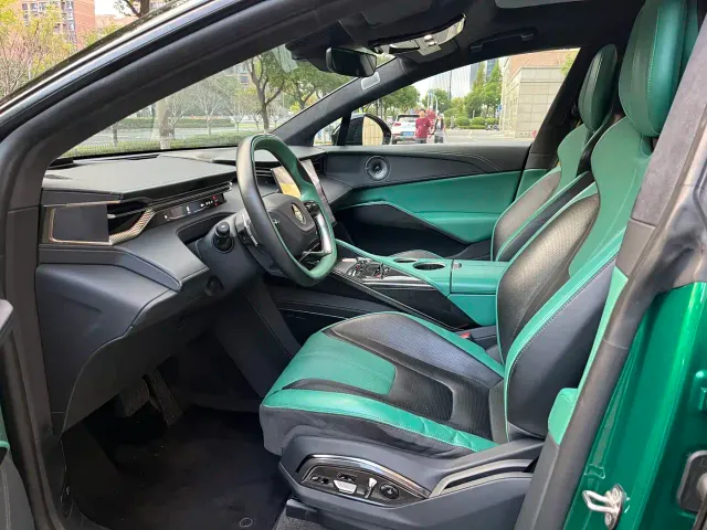 Lotus Eletre — Фото автомобиля 7