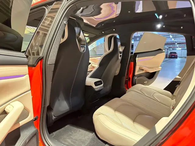 Xiaomi SU7 — Фото автомобиля 11