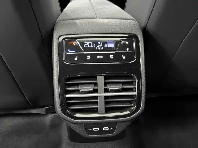 Volkswagen Passat — Фото автомобиля 20