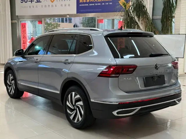 Volkswagen Tiguan L — Фото автомобиля 6