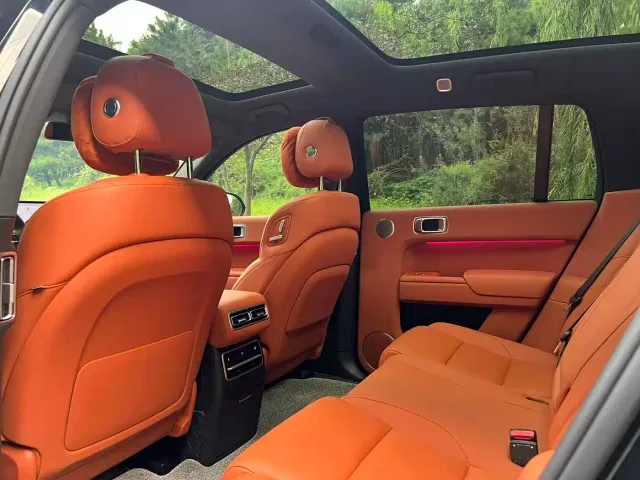 Li Auto L7 — Фото автомобиля 8