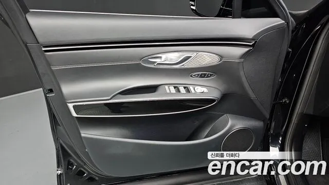 Genesis GV70 2.5T Бензин 2WD — Фото автомобиля 23