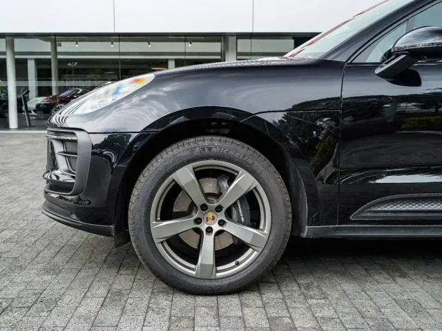 Porsche Macan — Фото автомобиля 10