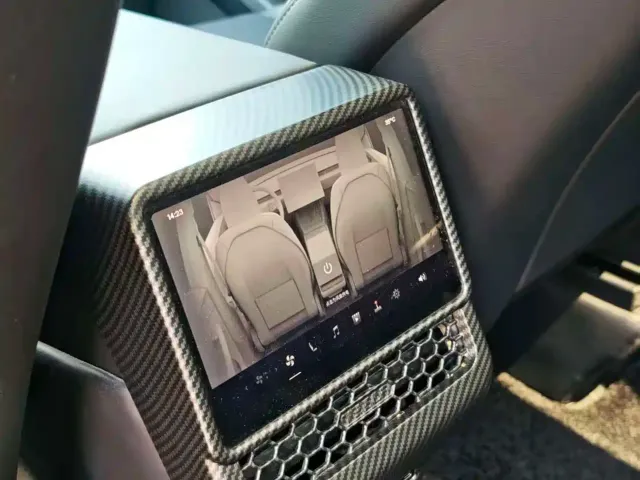 Tesla Model Y — Фото автомобиля 7