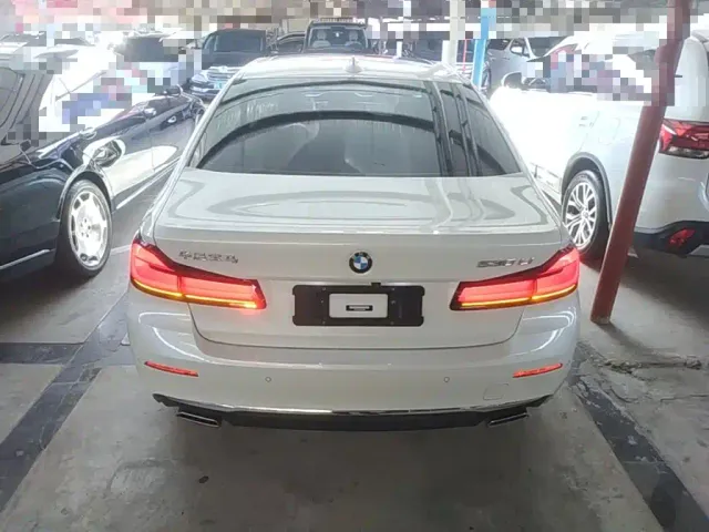BMW 5 Series — Фото автомобиля 5