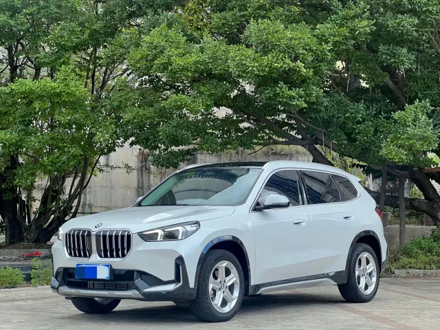 Фотография автомобиля — BMW X1