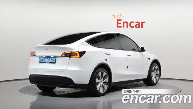Фотография автомобиля — Tesla Model Y