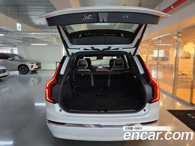 Volvo XC90 — Фото автомобиля 6