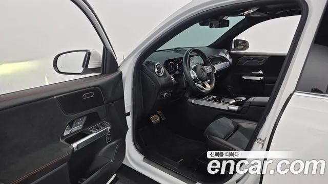 Mercedes-Benz GLB-Class — Фото автомобиля 9
