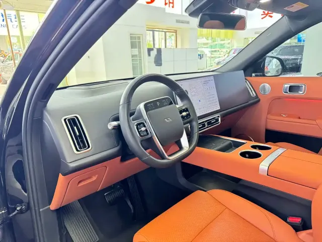 Li Auto L7 — Фото автомобиля 6