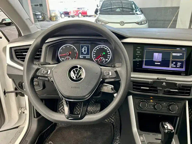 Volkswagen Polo — Фото автомобиля 14