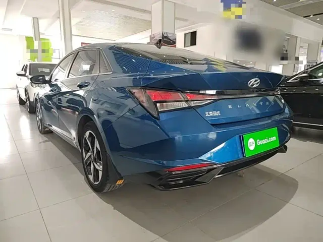 Hyundai Elantra — Фото автомобиля 4