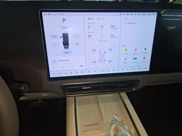 Li Auto MEGA — Фото автомобиля 12