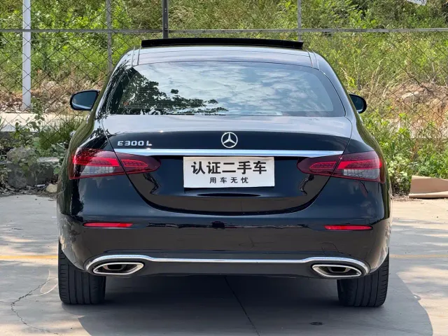 Mercedes-Benz E-Class — Фото автомобиля 7