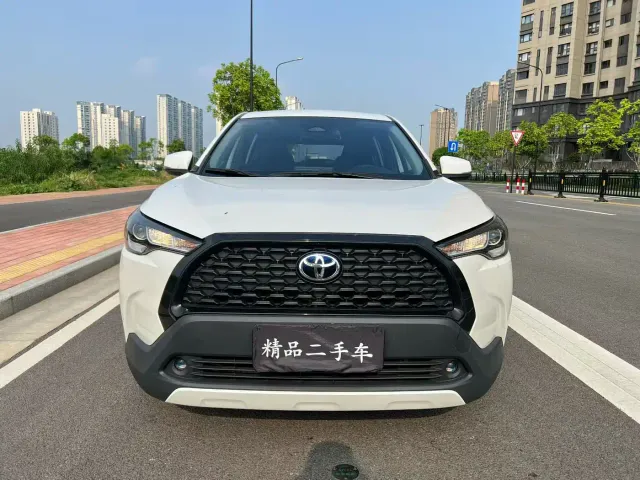 Toyota Corolla Cross — Фото автомобиля 2