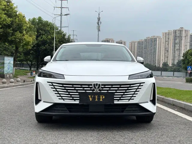 Changan Eado — Фото автомобиля 2