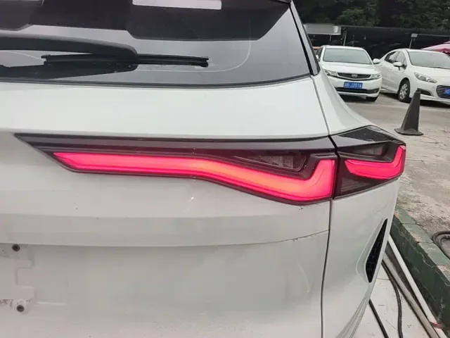 Changan Oshan Z6 EV — Фото автомобиля 23