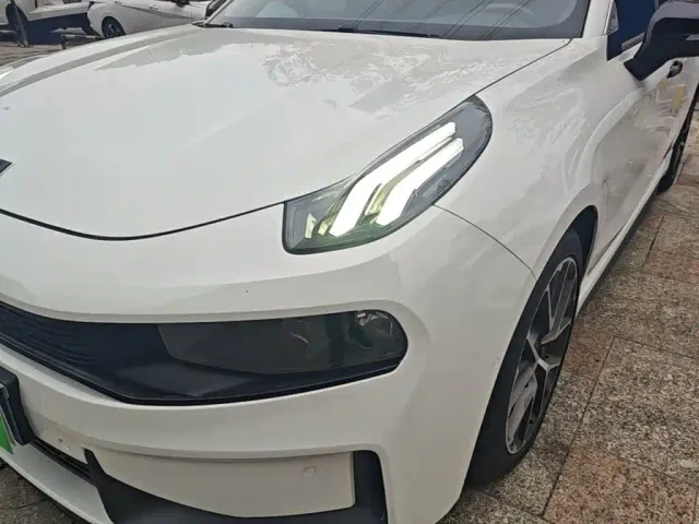 Lynk & Co 03 — Фото автомобиля 23