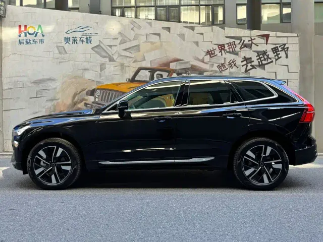 Volvo XC60 — Фото автомобиля 3