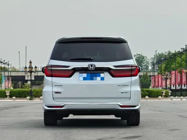 Honda Elysion 2024 2.0L e:HEV Luxury Edition — Фото автомобиля 5