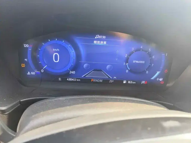 Ford Escape — Фото автомобиля 4