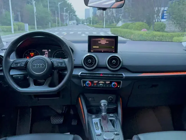 Audi Q2L — Фото автомобиля 7