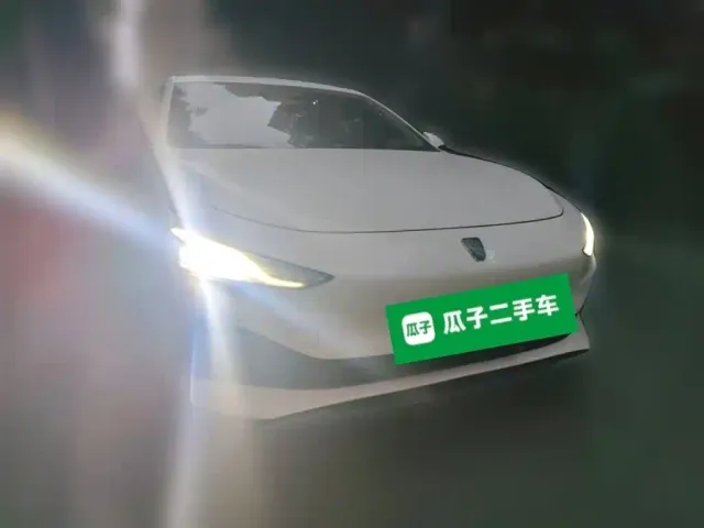 Roewe D7 — Фото автомобиля 3