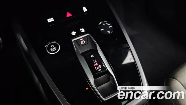 Audi Q4 e-tron F4 — Фото автомобиля 9