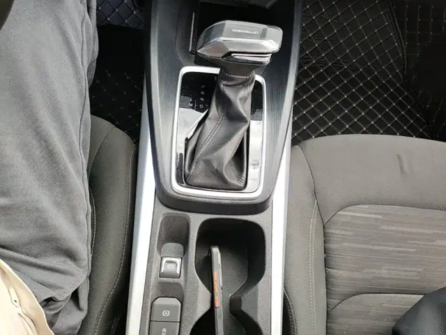 Chevrolet Monza — Фото автомобиля 13