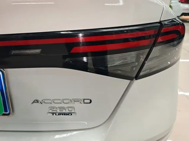 Honda Accord — Фото автомобиля 7