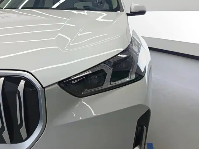 BMW BMW iX1 2025 eDrive25L X Design Package — Фото автомобиля 5
