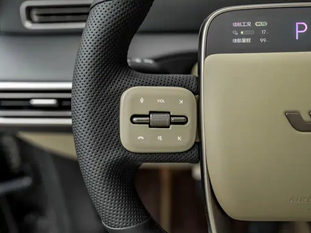 Li Auto MEGA — Фото автомобиля 10