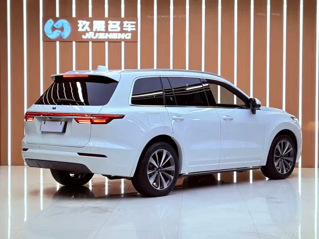 Li Auto ONE — Фото автомобиля 11