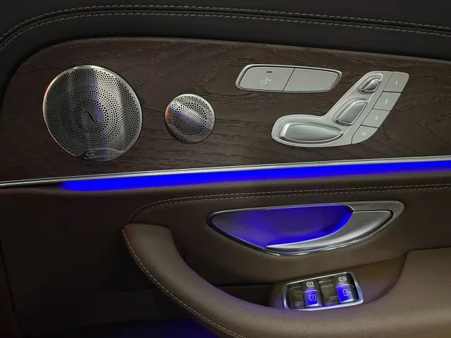 Mercedes-Benz E-Class — Фото автомобиля 21