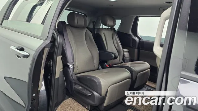 Kia Carnival Generation 4 — Фото автомобиля 18