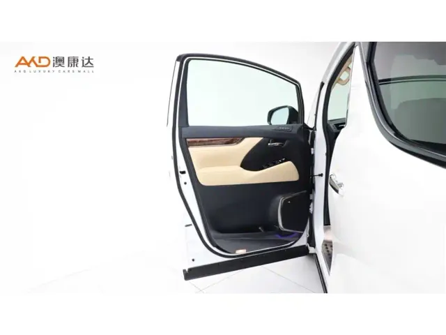 Toyota Alphard — Фото автомобиля 11