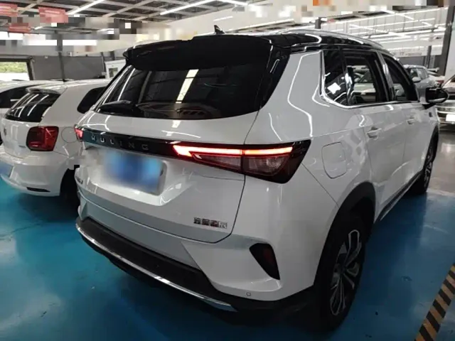 Wuling Asta — Фото автомобиля 5