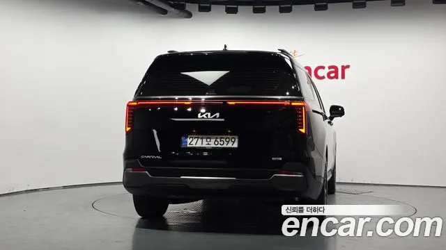 Kia Carnival Generation 4 — Фото автомобиля 3