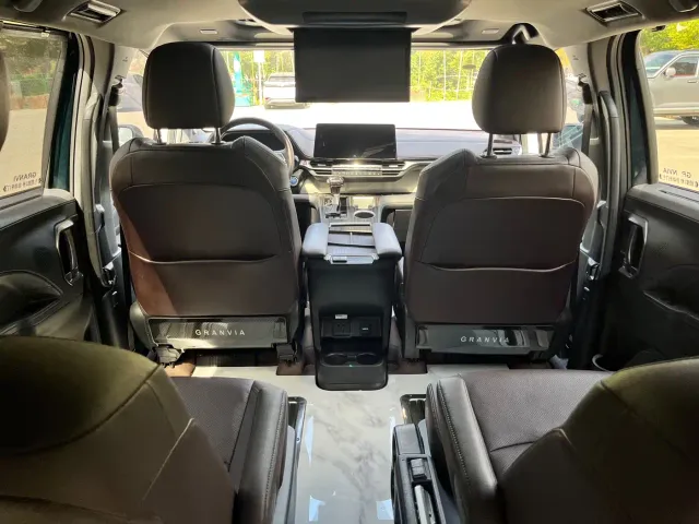 Toyota Granvia — Фото автомобиля 11