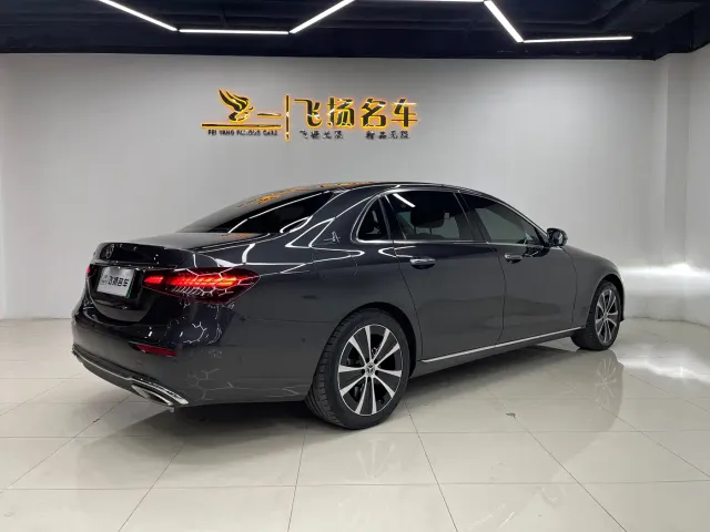 Mercedes-Benz E-Class — Фото автомобиля 18