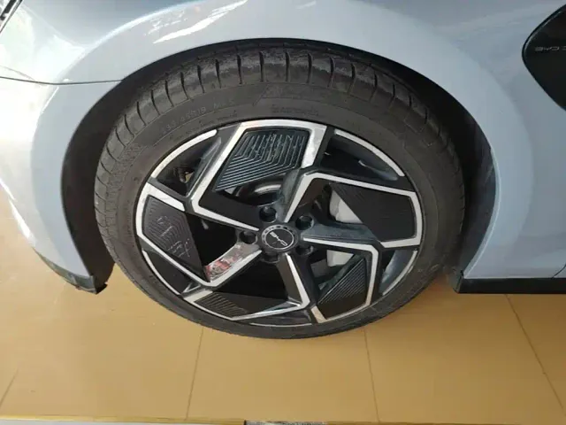 BYD Seal — Фото автомобиля 22