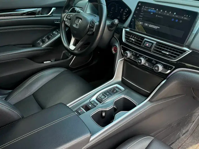 Honda Accord — Фото автомобиля 8