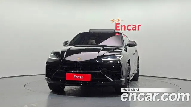 Lamborghini Urus — Фото автомобиля 3