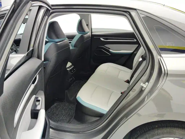 Geely Emgrand — Фото автомобиля 11