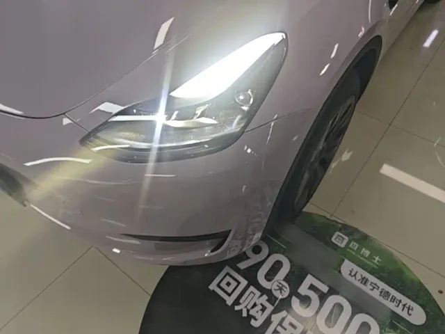 Tesla Model Y — Фото автомобиля 23