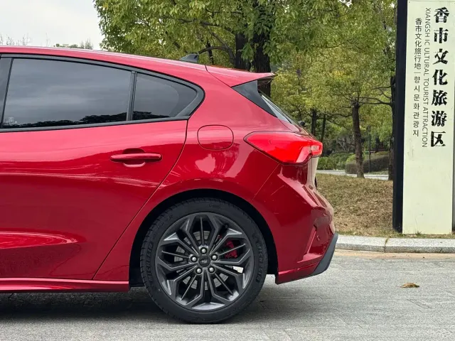 Ford Focus — Фото автомобиля 20