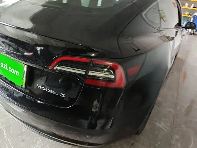 Tesla Model 3 — Фото автомобиля 7