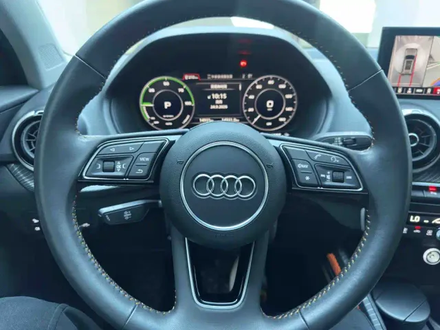 Audi Q2L e-tron — Фото автомобиля 13
